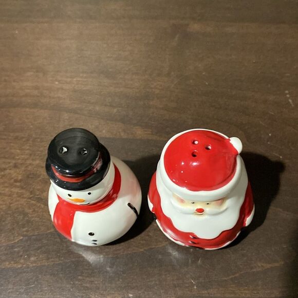 Santa & Snowman Christmas Salt & Pepper Shaker Set - Picture 2 of 10
